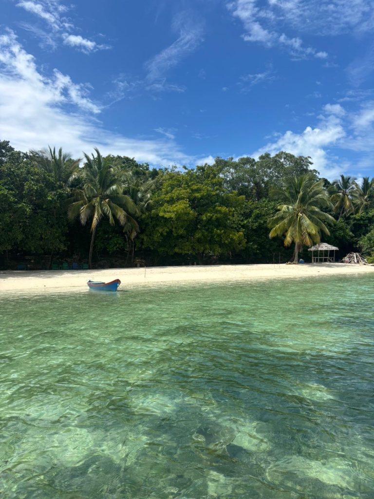 bucea viaja playas arena blanca wakatobi