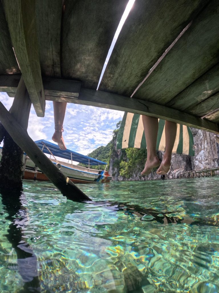 Aguas turquesas en las Molucas y Mar de Banda